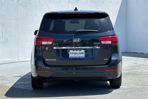 2017 Kia Sedona LX