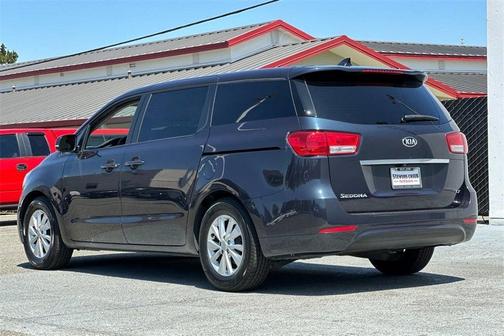 2017 Kia Sedona LX