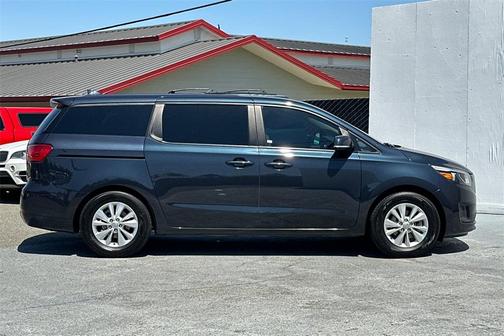 2017 Kia Sedona LX