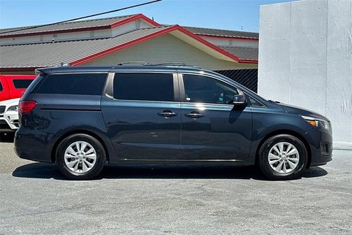 2017 Kia Sedona LX