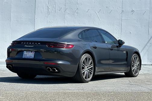 2018 Porsche Panamera E-Hybrid 4