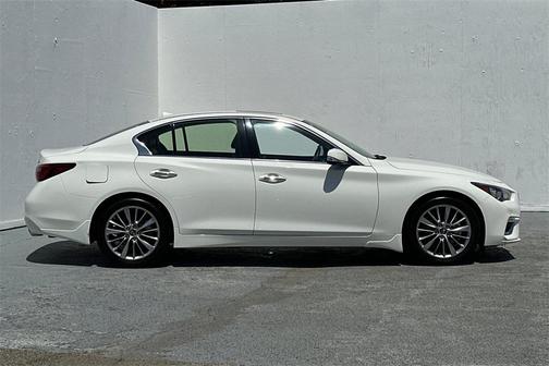 2022 INFINITI Q50 LUXE