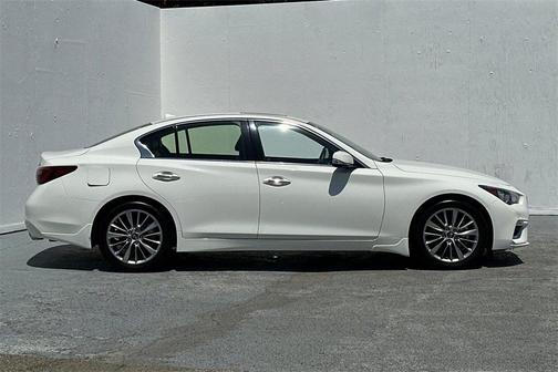 2022 INFINITI Q50 LUXE