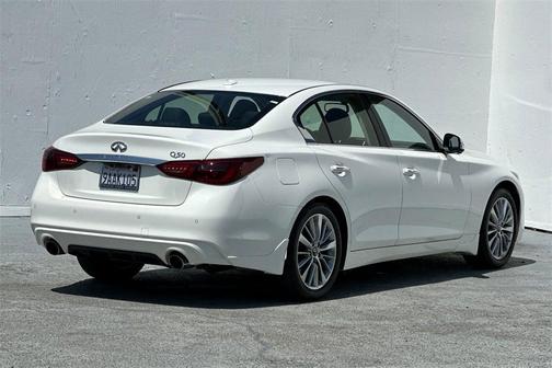 2022 INFINITI Q50 LUXE