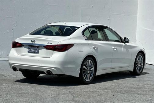 2022 INFINITI Q50 LUXE