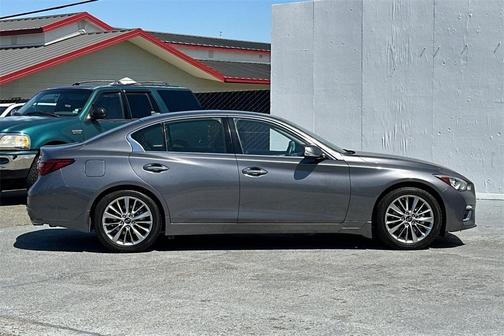 2022 INFINITI Q50 LUXE
