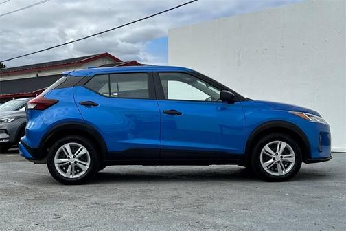 2023 Nissan Kicks S