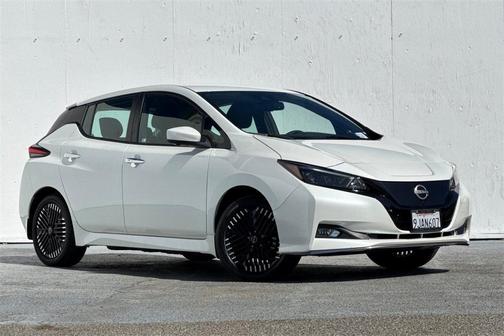 2023 Nissan Leaf SV PLUS