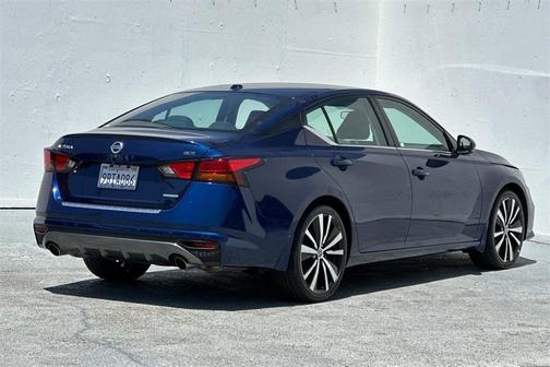2022 Nissan Altima 2.0 SR