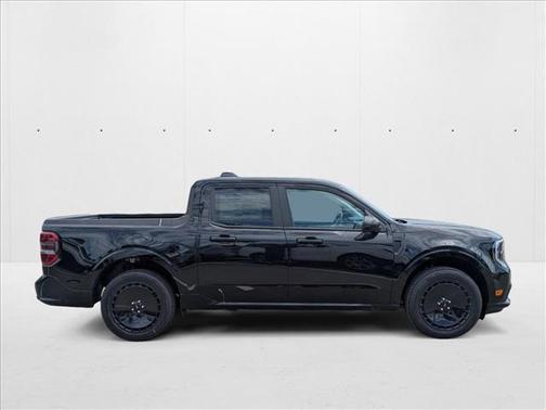 2025 Ford Maverick Lobo Standard