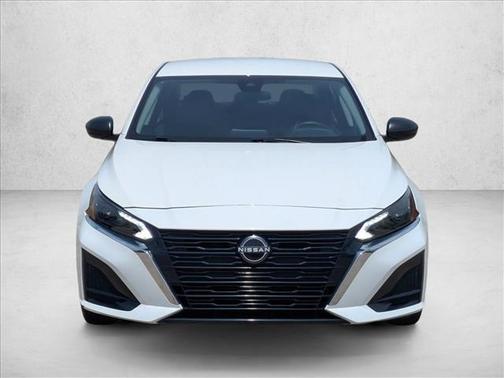 Glacier White 2025 Nissan Altima SV FWD