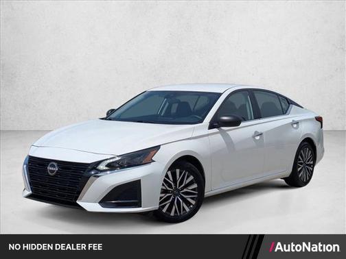 Glacier White 2025 Nissan Altima SV FWD