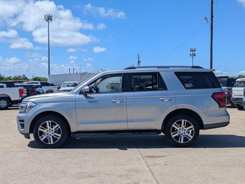 Iconic Silver Metallic 2024 Ford Expedition Limited