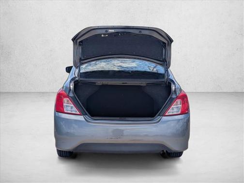 Gun Metallic 2016 Nissan Versa 1.6 S