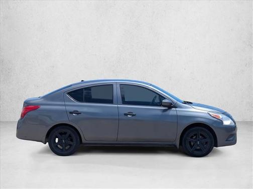 Gun Metallic 2016 Nissan Versa 1.6 S