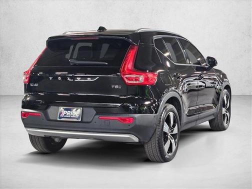 2019 Volvo XC40 T5 Momentum