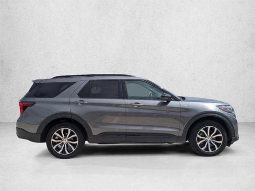 Carbonized Gray Metallic 2025 Ford Explorer ST-Line