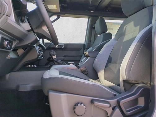 Oxford White 2026 Ford Bronco Base 4 Door 4x4