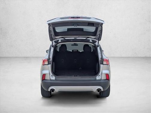 Iconic Silver Metallic 2022 Ford Escape S