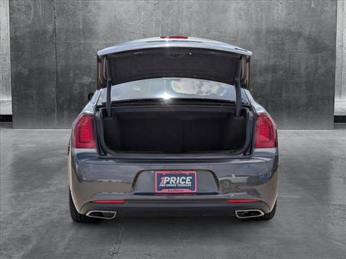 2022 Chrysler 300 Touring