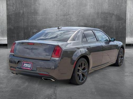 2022 Chrysler 300 Touring