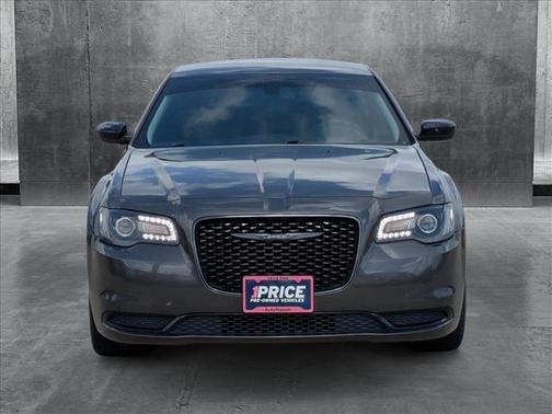 2022 Chrysler 300 Touring