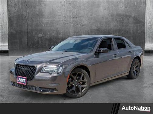 2022 Chrysler 300 Touring