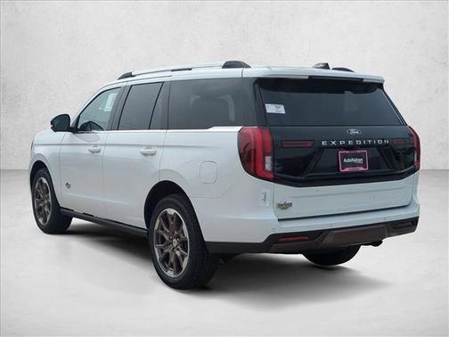 Star White Metallic Tri-Coat 2026 Ford Expedition King Ranch