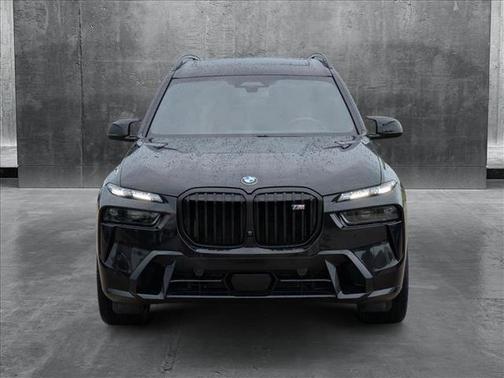 2024 BMW X7 M60i