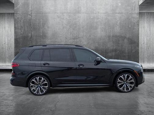 2024 BMW X7 M60i