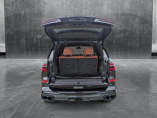 2024 BMW X7 M60i