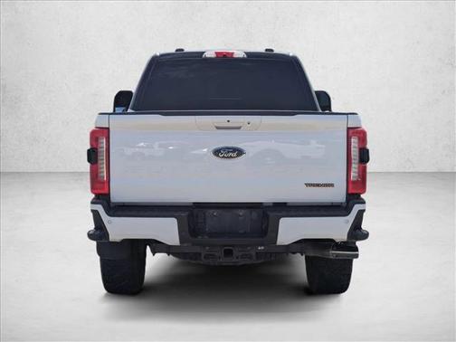 Oxford White 2023 Ford F-250 Lariat