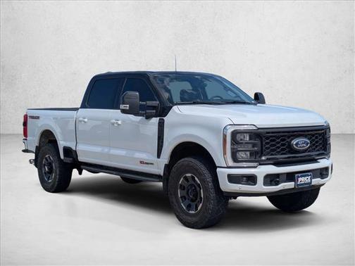 Oxford White 2023 Ford F-250 Lariat