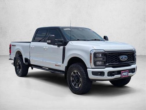 Oxford White 2023 Ford F-250 Lariat
