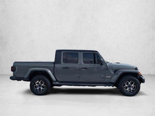 Sting-Gray Clearcoat 2022 Jeep Gladiator Overland