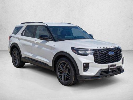 Star White Metallic Tri-Coat 2026 Ford Explorer ST-Line