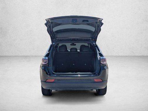 Diamond Black Crystal Pearlcoat 2025 Jeep Compass Latitude