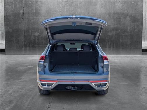 2022 Volkswagen Atlas Cross Sport 3.6L V6 SEL Premium R-Line