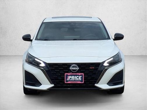 Pearl White Tricoat 2023 Nissan Altima SR FWD