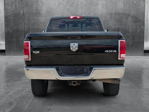 2018 RAM 2500 Laramie Crew Cab 4x4 6'4' Box