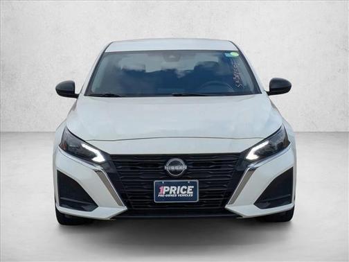 Glacier White 2025 Nissan Altima SV FWD