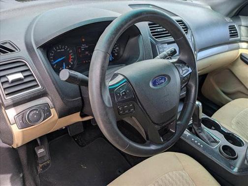 2017 Ford Explorer Base