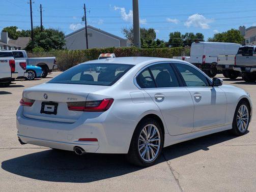 2024 BMW 330 i