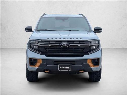 Glacier Gray Metallic Tri-Coat 2026 Ford Expedition Tremor
