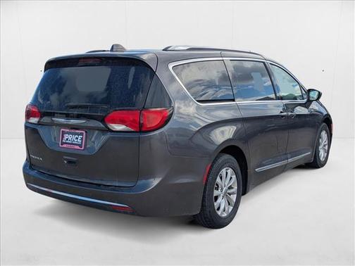 2018 Chrysler Pacifica Touring-L