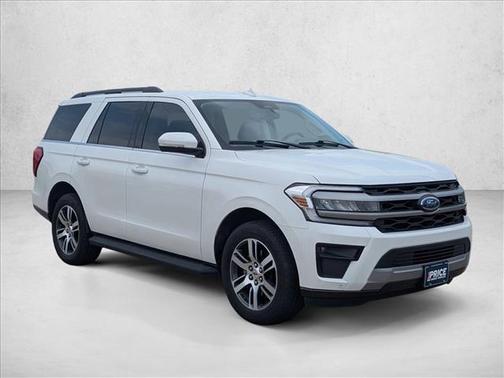 Star White Metallic Tri-Coat 2024 Ford Expedition XLT