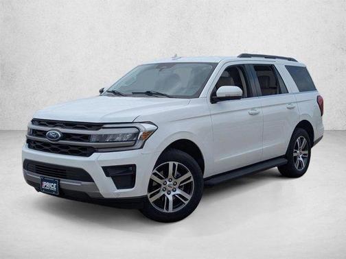 Star White Metallic Tri-Coat 2024 Ford Expedition XLT
