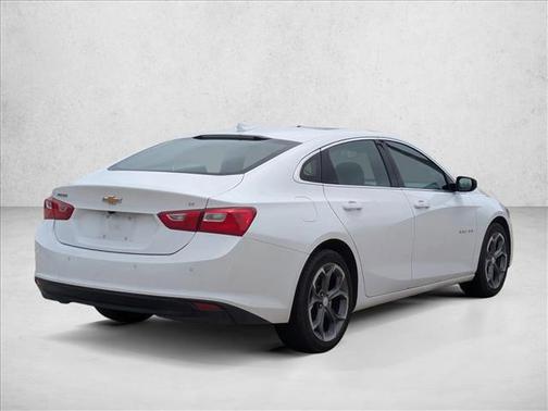 Summit White 2024 Chevrolet Malibu FWD 1LT