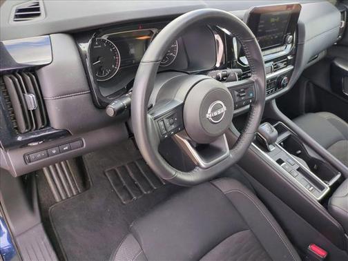 2025 Nissan Pathfinder SV FWD