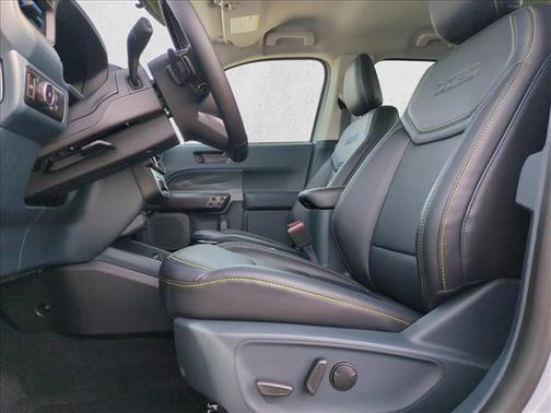 Space White Metallic 2026 Ford Maverick Lobo Standard